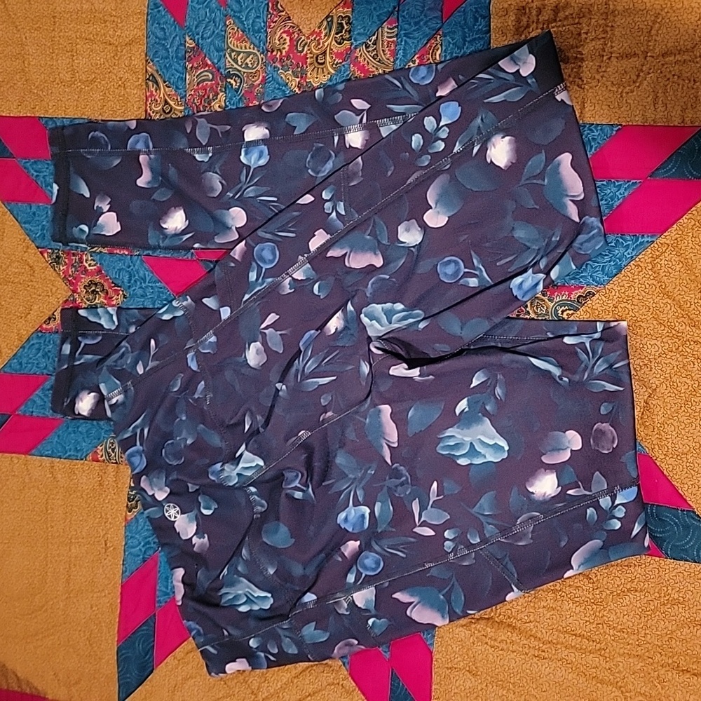 Small Gaiam Athletic Leggings